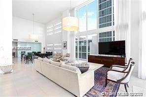 1040 Biscayne Blvd - Photo 3