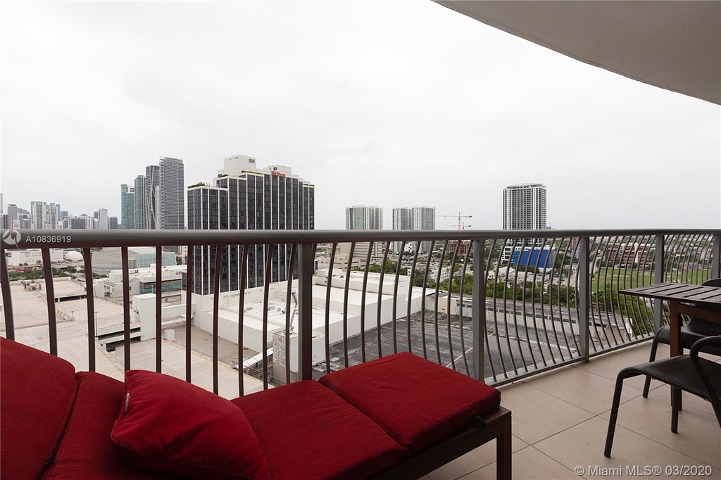 1750 N Bayshore Dr - Photo 13