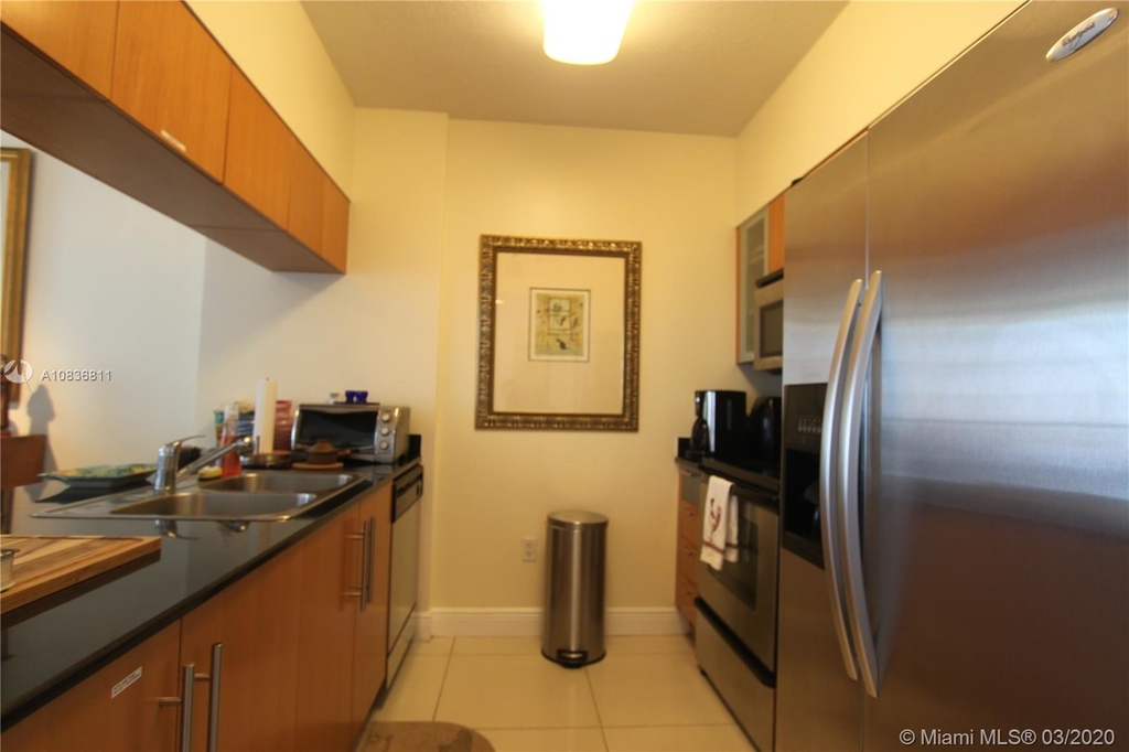 1750 N Bayshore Dr - Photo 11