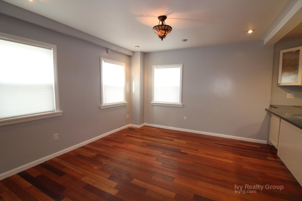 16 Murray Ct. - Photo 3