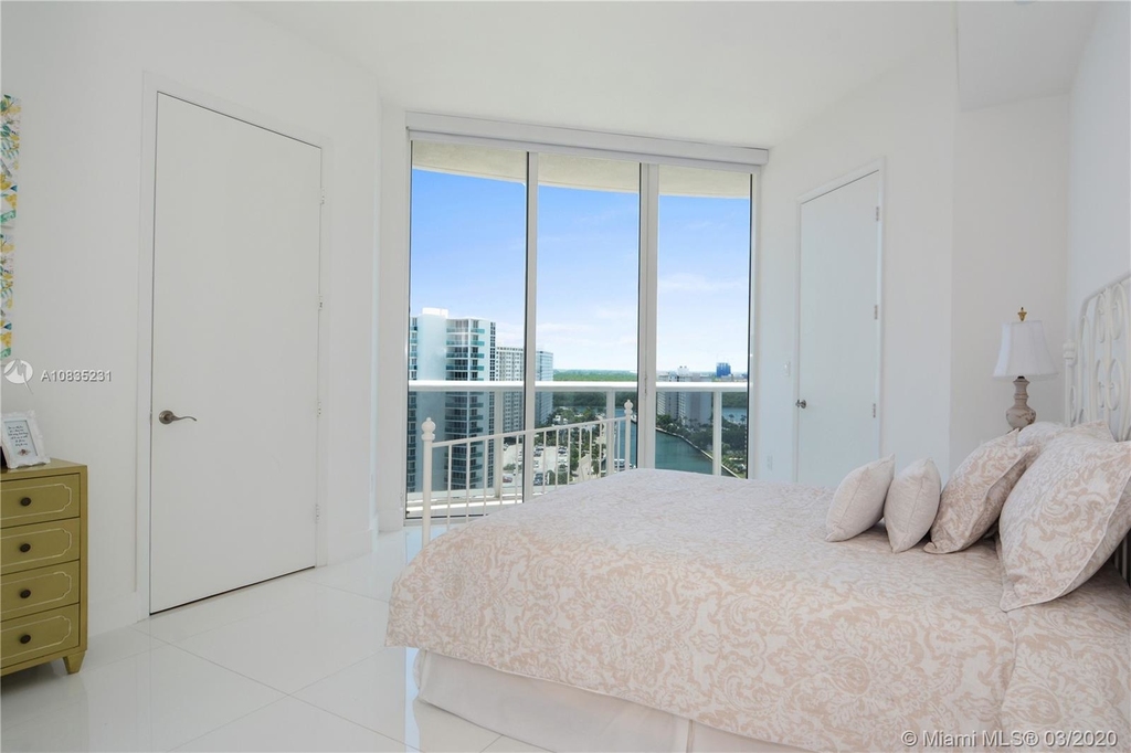 15811 Collins Ave - Photo 36