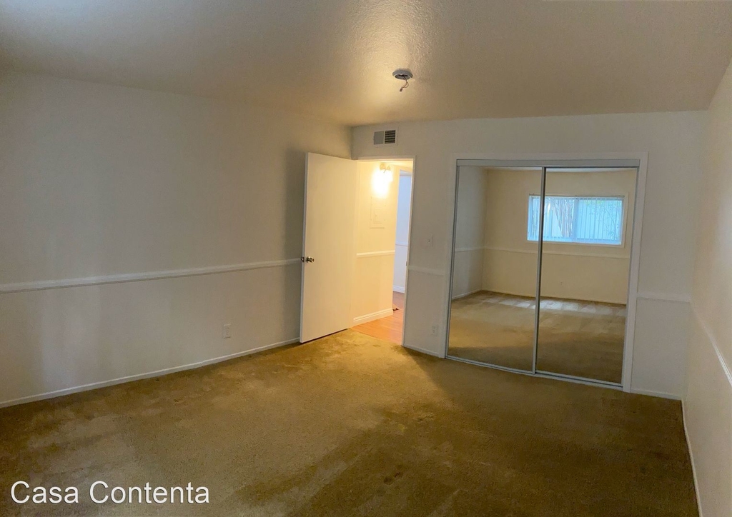 1321 N Las Palmas Ave - Photo 2