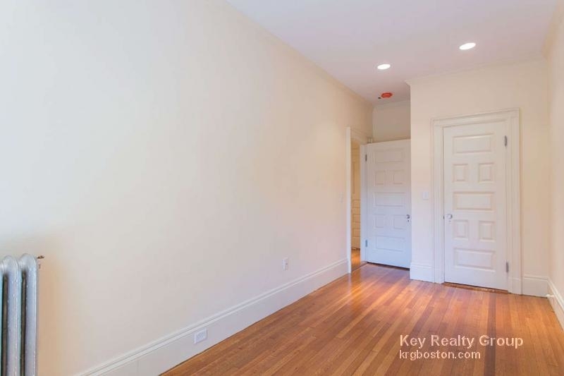 379 Commonwealth Ave. - Photo 6