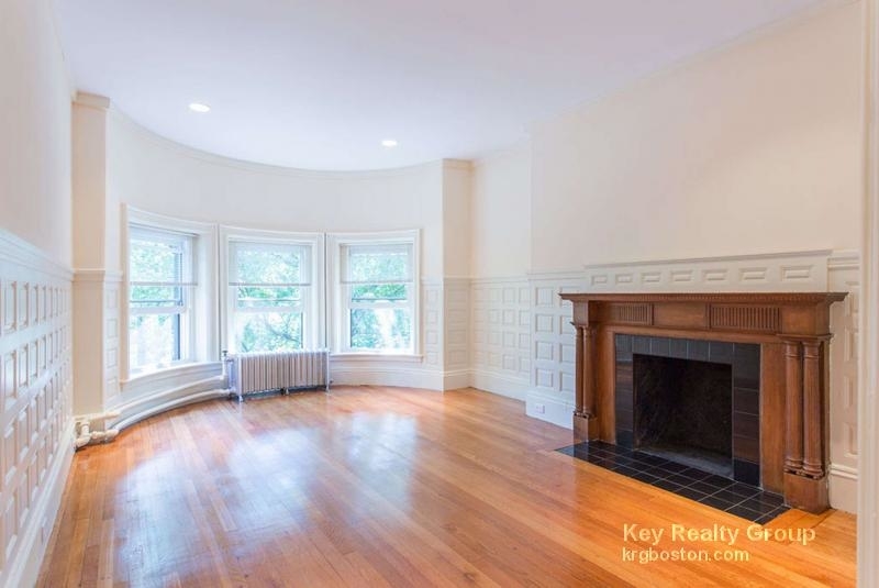 379 Commonwealth Ave. - Photo 2