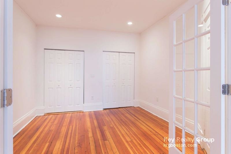 127 Saint Botolph St. - Photo 6