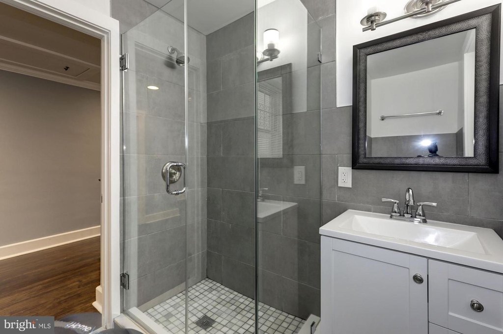 811 Thayer Ave #2 - Photo 56