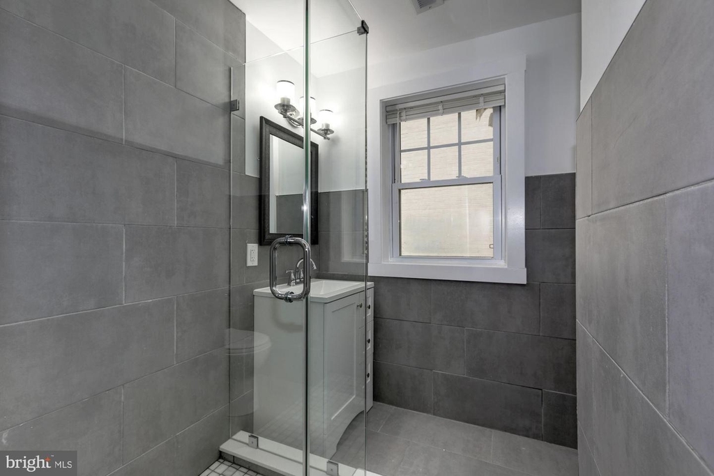 811 Thayer Ave #2 - Photo 61