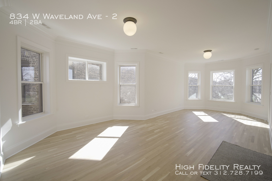 834 West Waveland Avenue - Photo 2