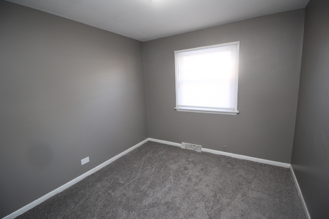 16333 Winchester Avenue - Photo 9