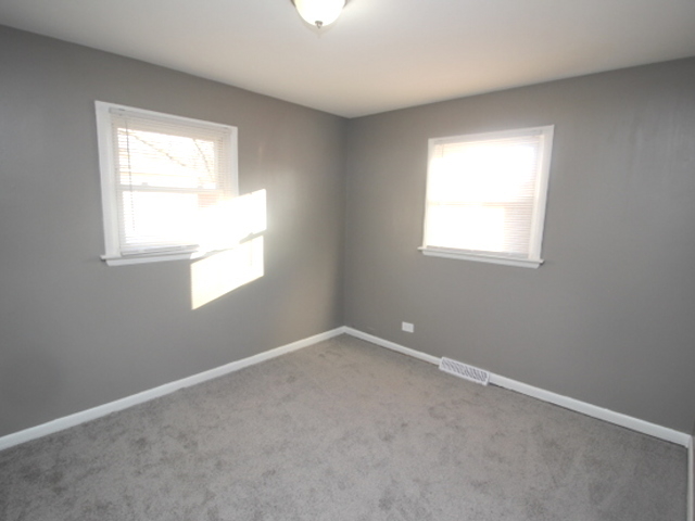 16333 Winchester Avenue - Photo 5