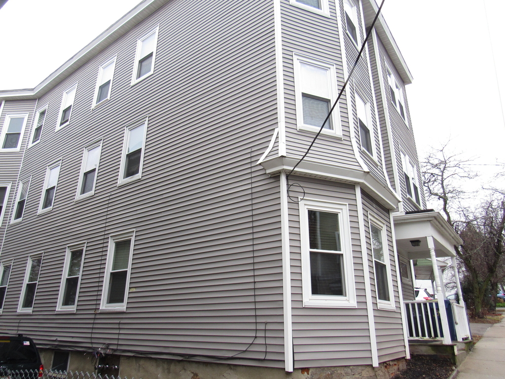 32 Lawn St. - Photo 2