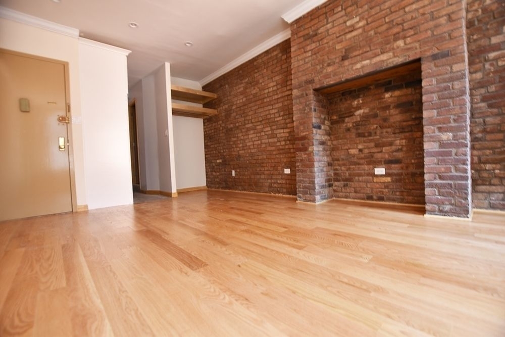 154 Orchard Street - Photo 1