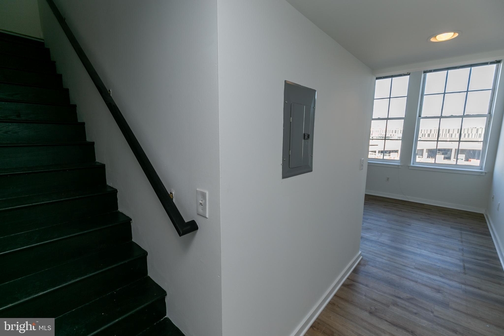 109 W Wildey Street - Photo 3