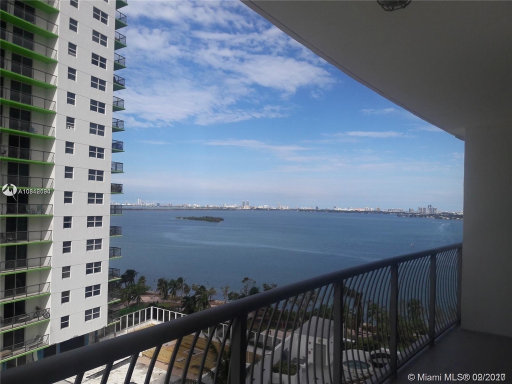 1750 N Bayshore Dr - Photo 11