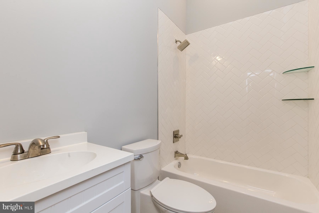 1142 Frankford Avenue - Photo 23