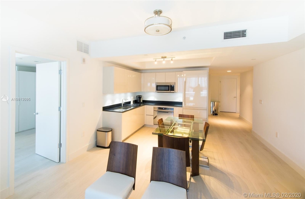 1010 Brickell Av - Photo 15