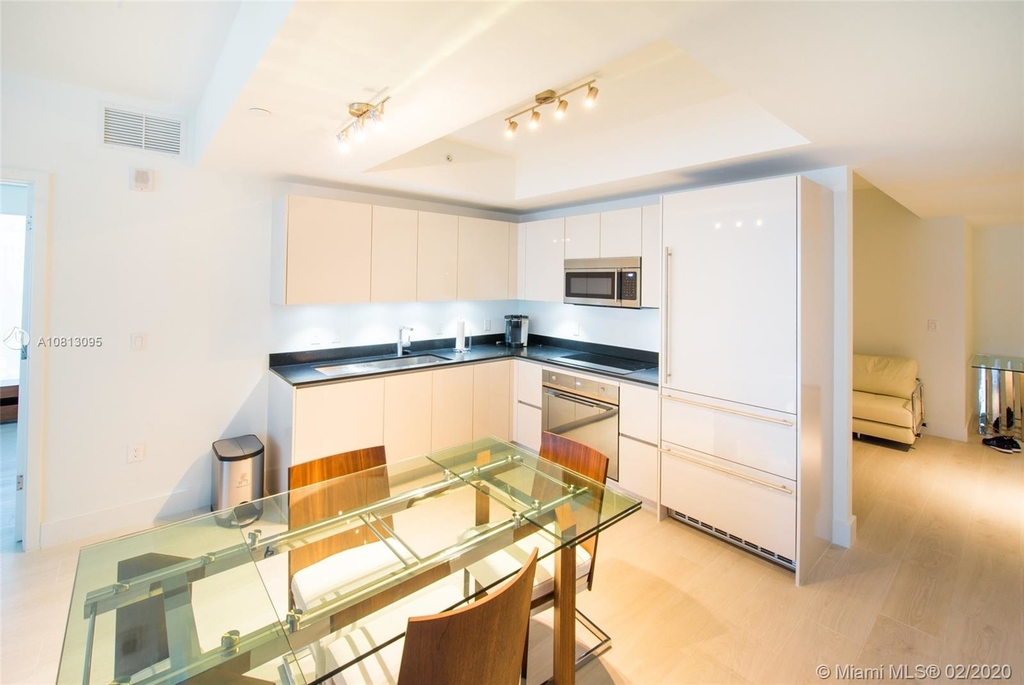 1010 Brickell Av - Photo 11