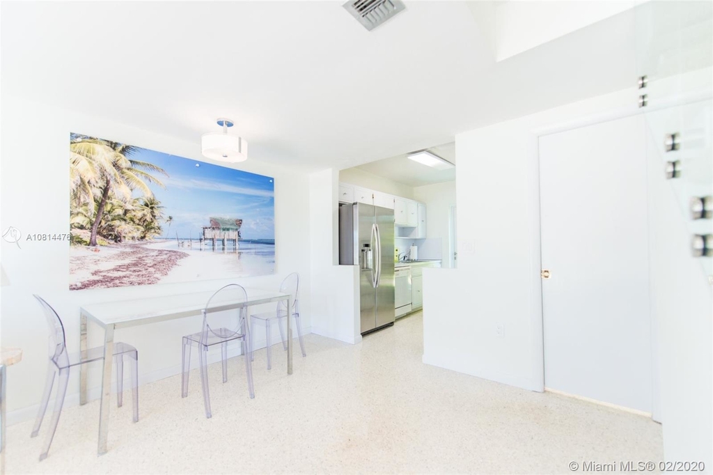 881 Ocean Dr - Photo 20