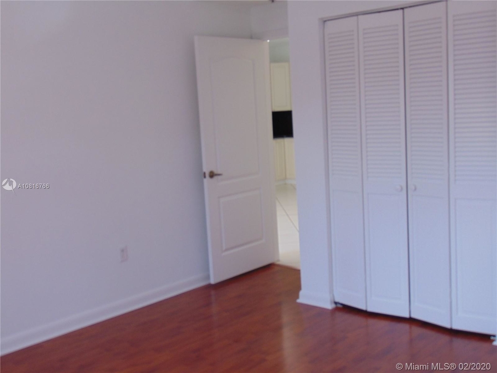 9008 Collins Ave - Photo 22