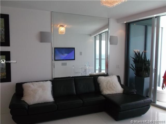 17121 Collins Ave - Photo 10