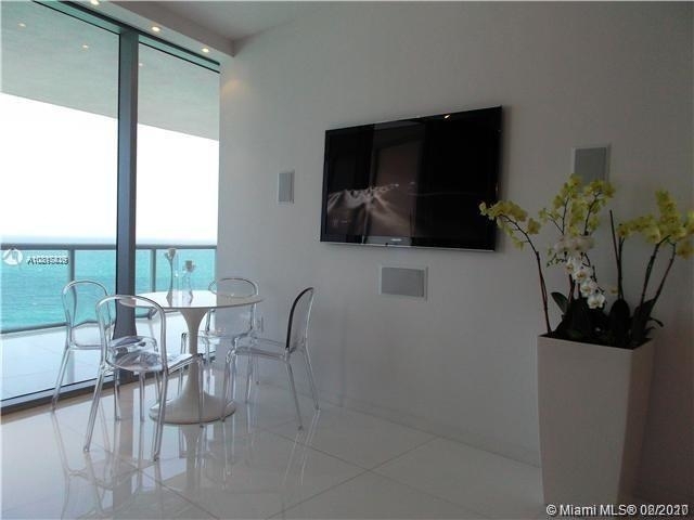 17121 Collins Ave - Photo 11