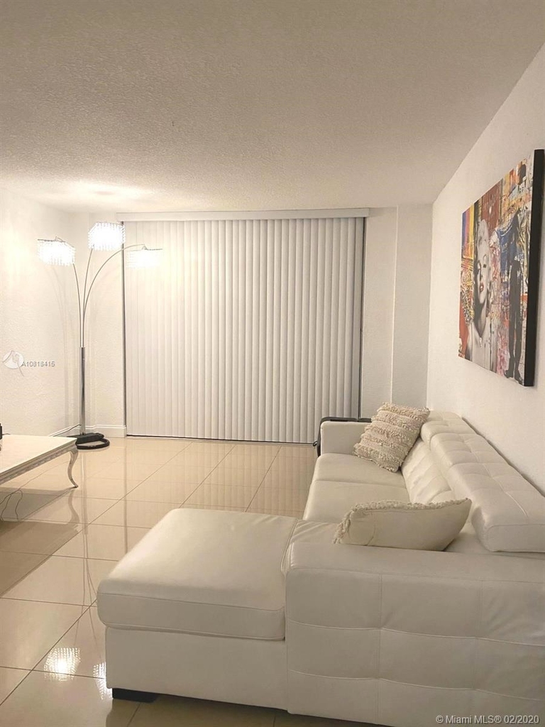 19390 Collins Ave - Photo 8