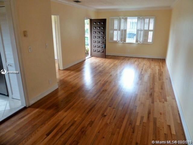 2214 Sw 17th Ter - Photo 8