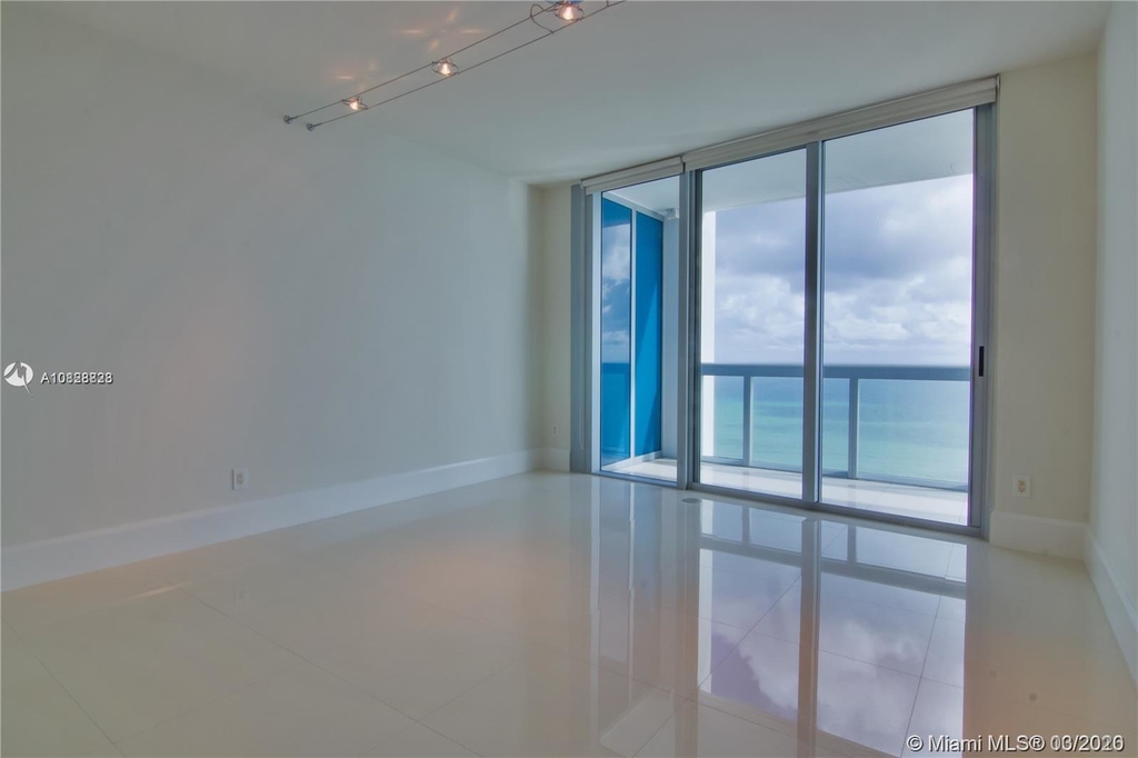 6899 Collins Ave - Photo 15