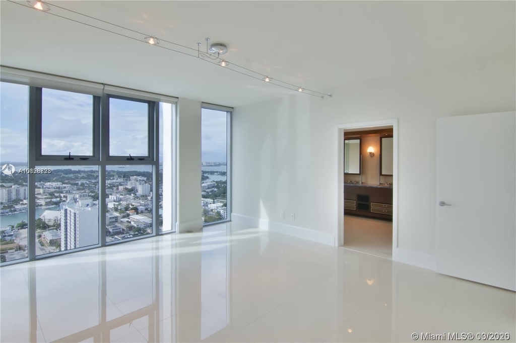 6899 Collins Ave - Photo 32