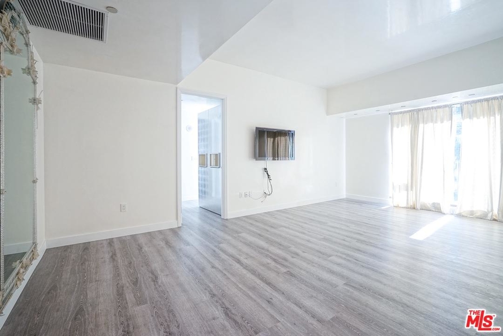 10727 Wilshire - Photo 8