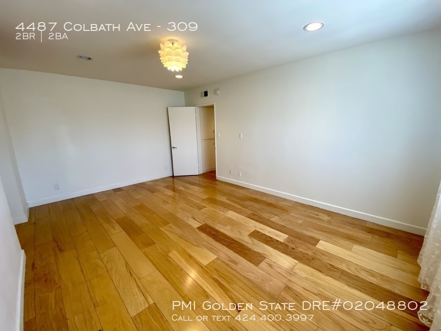 4487 Colbath Ave - Photo 11