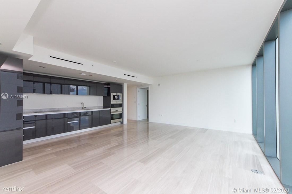 1451 Brickell Ave Unit 1403 - Photo 2