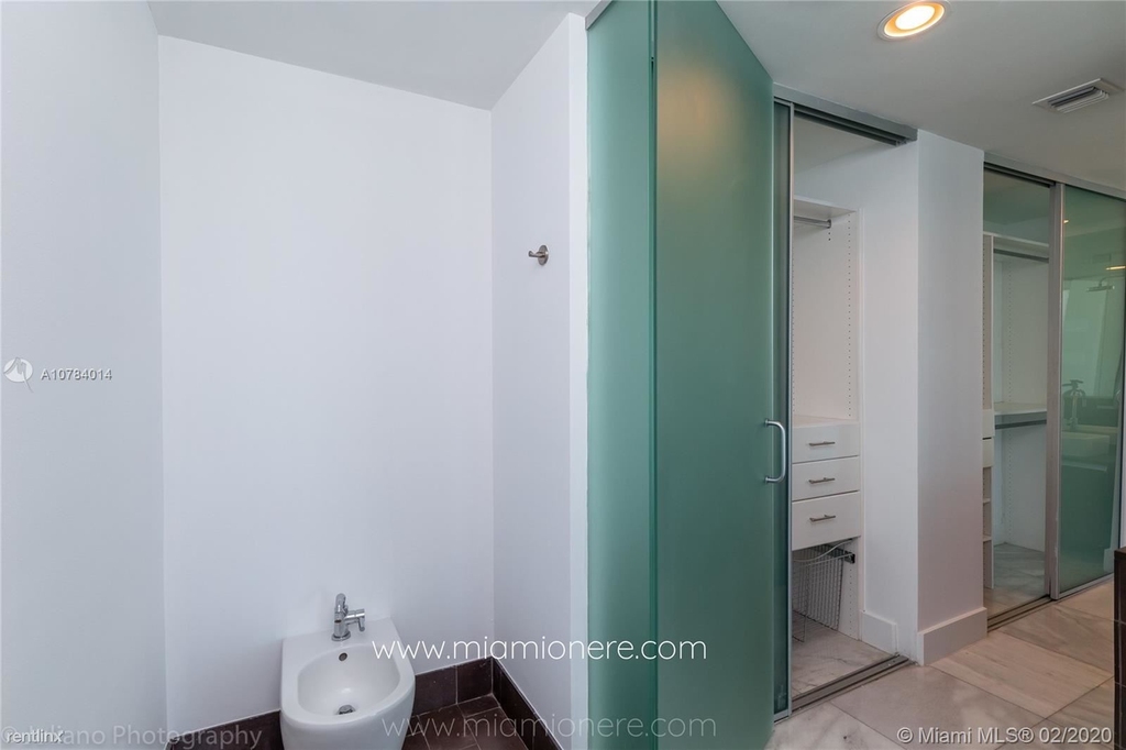 1040 Biscayne Blvd Apt 2104 - Photo 47