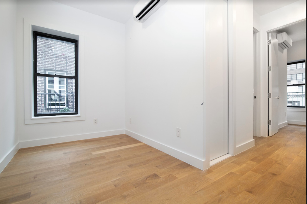 59 Thompson St - Photo 3