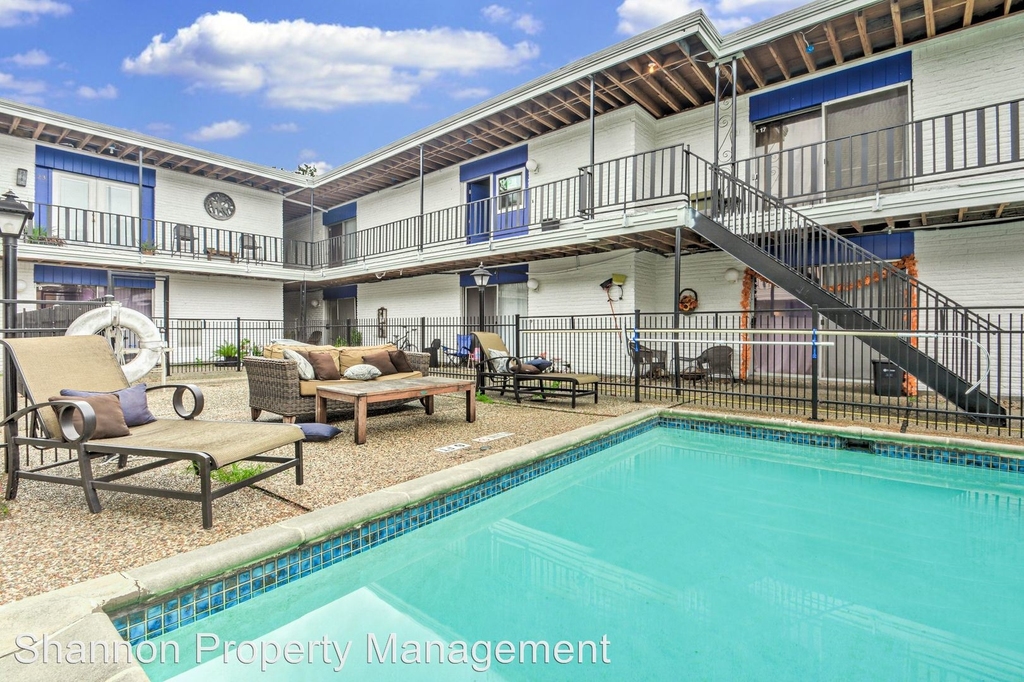 2810 Beauchamp - Photo 1