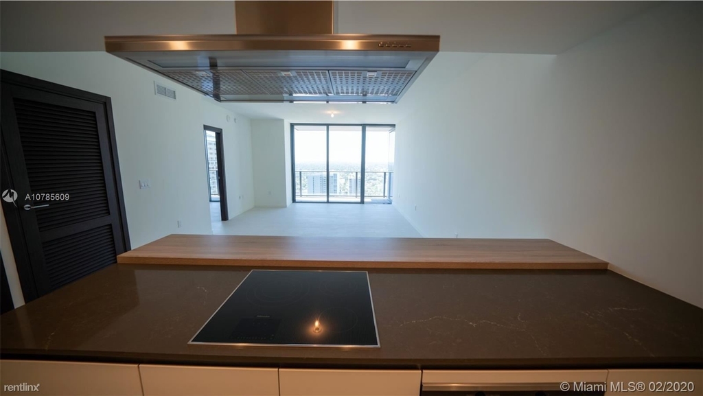 1000 Brickell Plz Unit 3411 - Photo 2