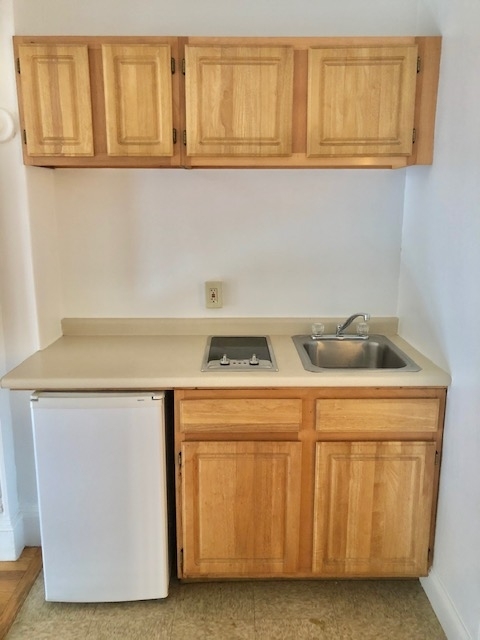 1061 Beacon St. - Photo 5