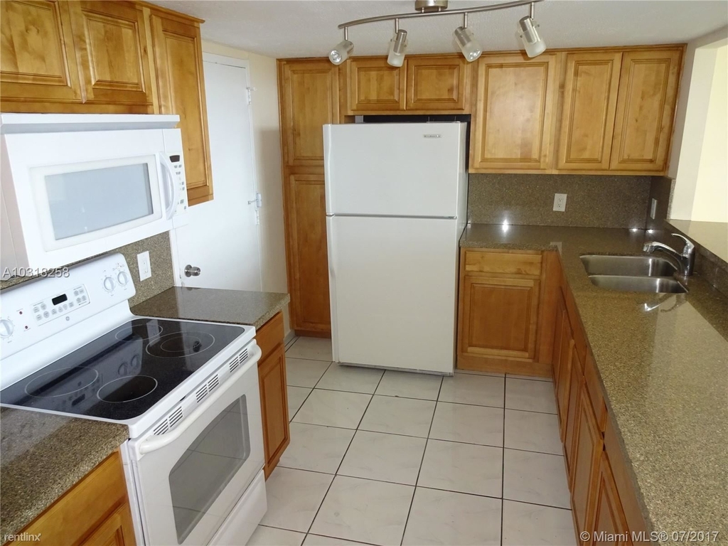 7135 Collins Ave - Photo 2