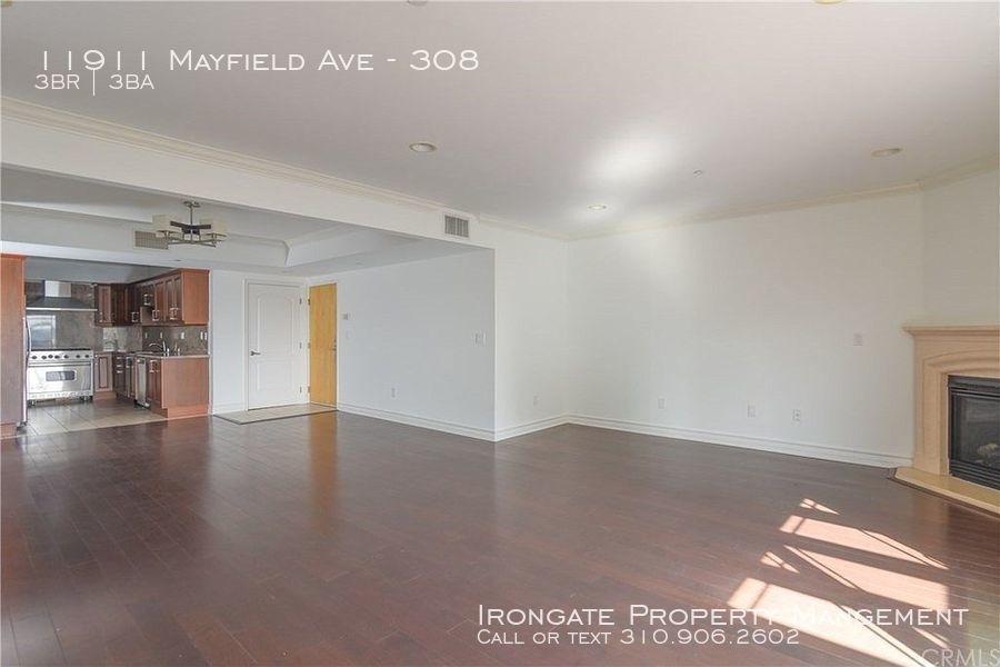 11911 Mayfield Ave - Photo 12