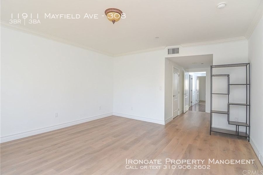 11911 Mayfield Ave - Photo 23