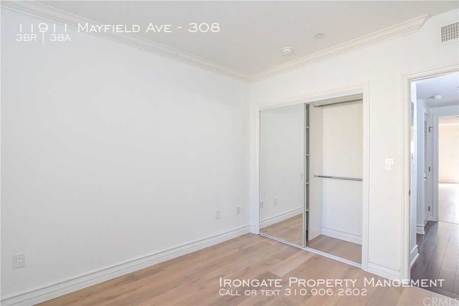 11911 Mayfield Ave - Photo 18