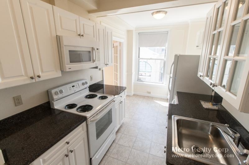 1284 Beacon St. - Photo 4