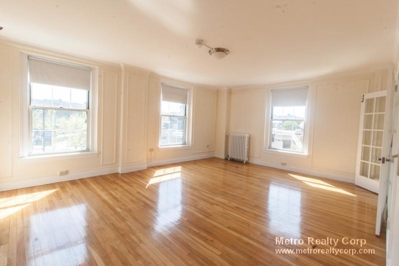 1284 Beacon St. - Photo 0