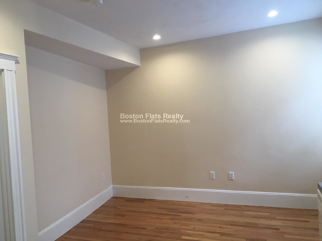 883 Huntington Ave. - Photo 6