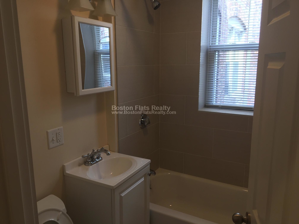 883 Huntington Ave. - Photo 5