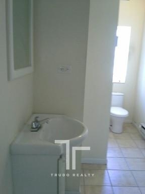 4555 N Malden St - Photo 2