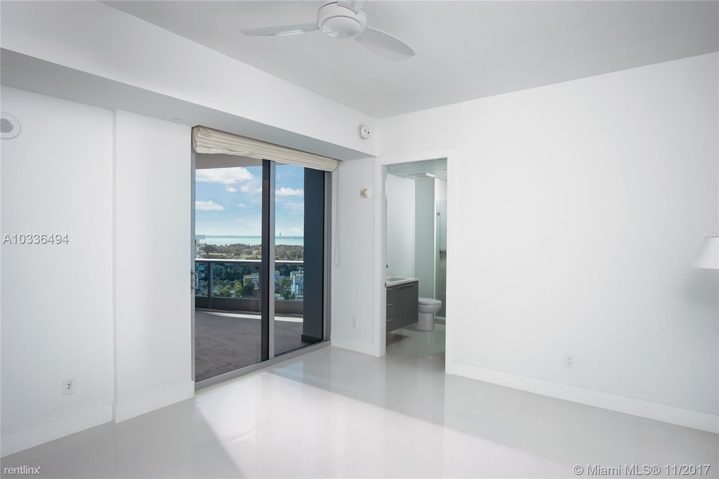 5959 Collins Ave - Photo 15