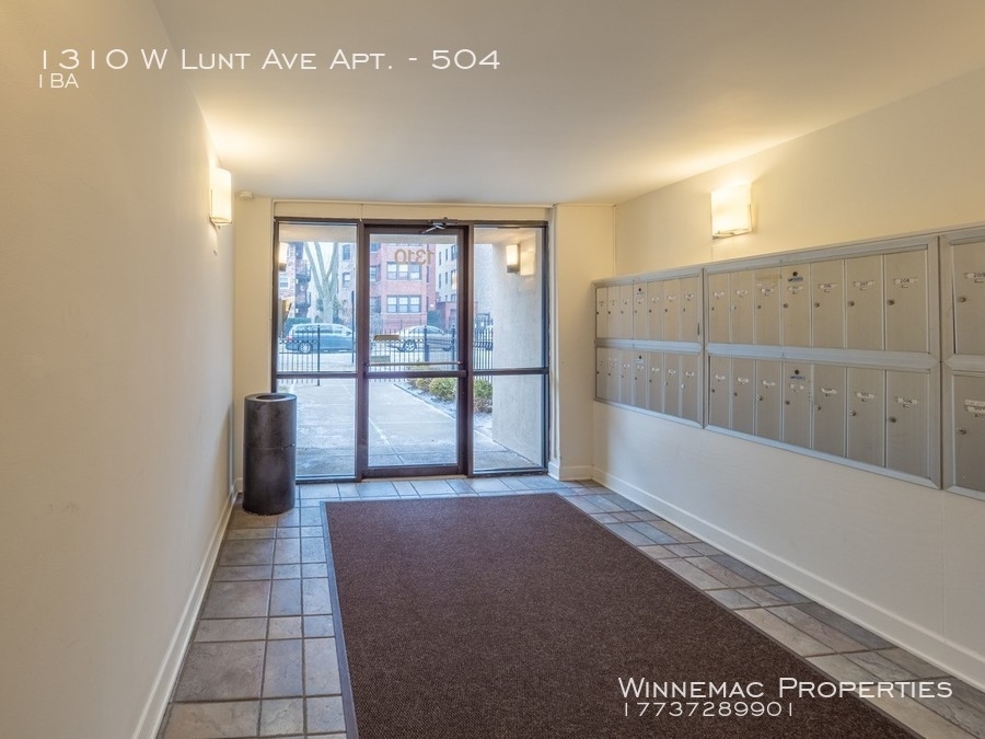 1310 W Lunt Ave Apt. - Photo 1