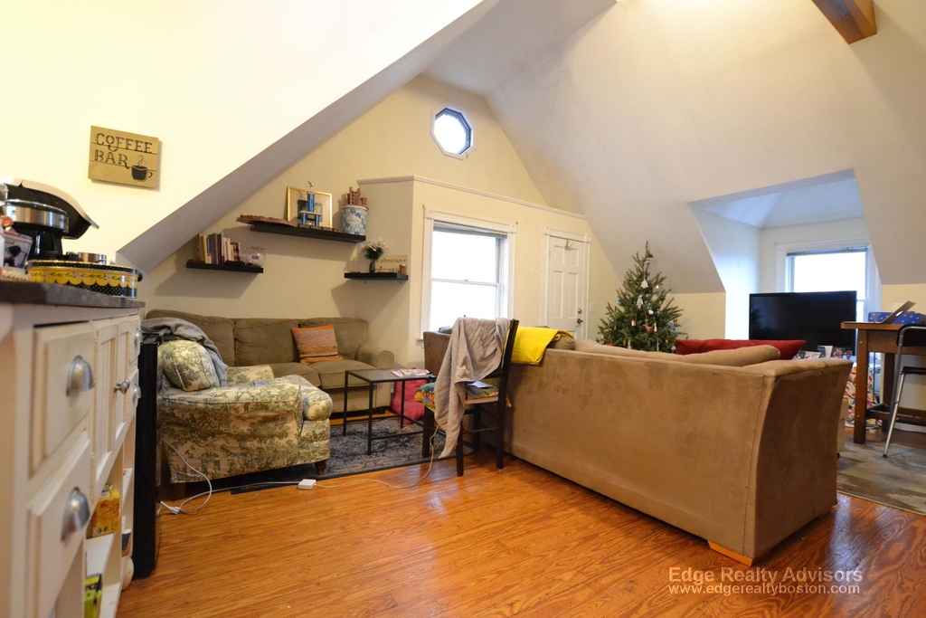 62 Ridgemont St. - Photo 2