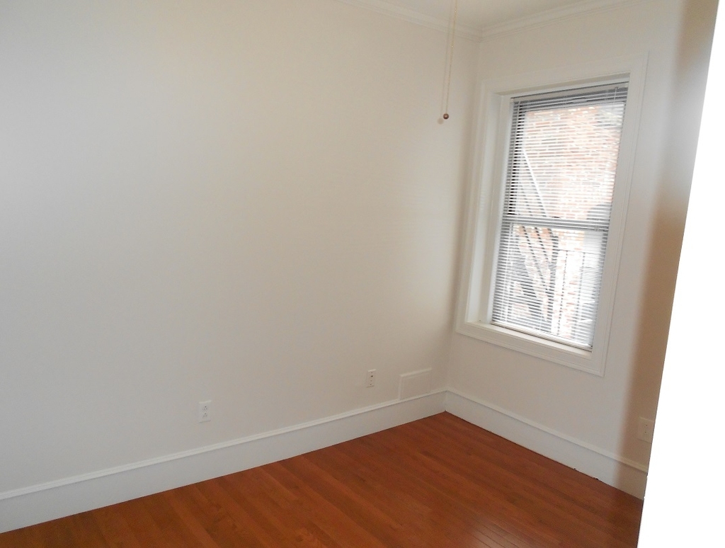 52 Burbank St. - Photo 11